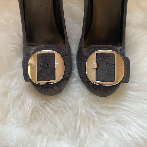 PRADA Logo Buckle Block Heel Suede Leather Pumps - Picture 4 of 10